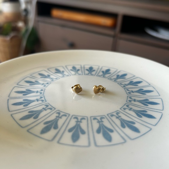 Children’s 14Kt Yellow Gold Brushed Heart Studs